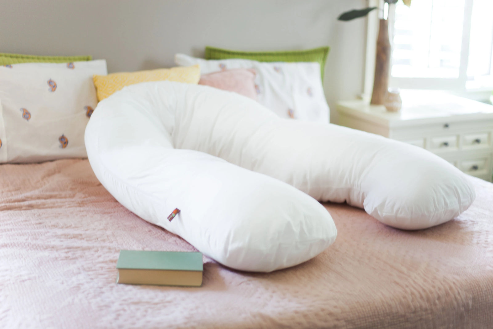 Back 'N Belly Bliss Product Only Lifestyle in Soothing White