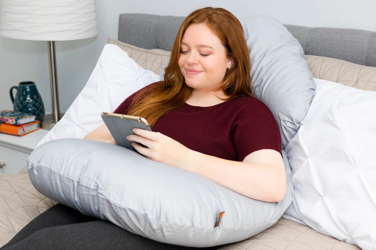 Snoogle Bunchie Lap Support in Peaceful Gray